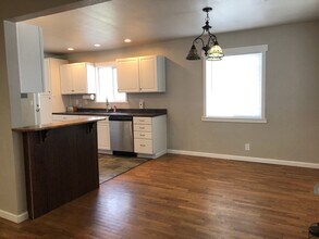 717 S Marigold St in Moses Lake, WA - Building Photo - Building Photo