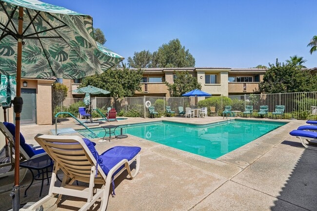 Villas on the Green in Palm Desert, CA - Foto de edificio - Building Photo