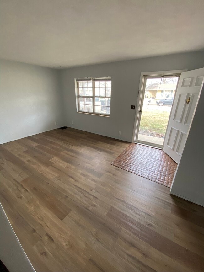 13 Independence Dr, Unit 13 Independence Drive in Belleville, IL - Building Photo - Building Photo