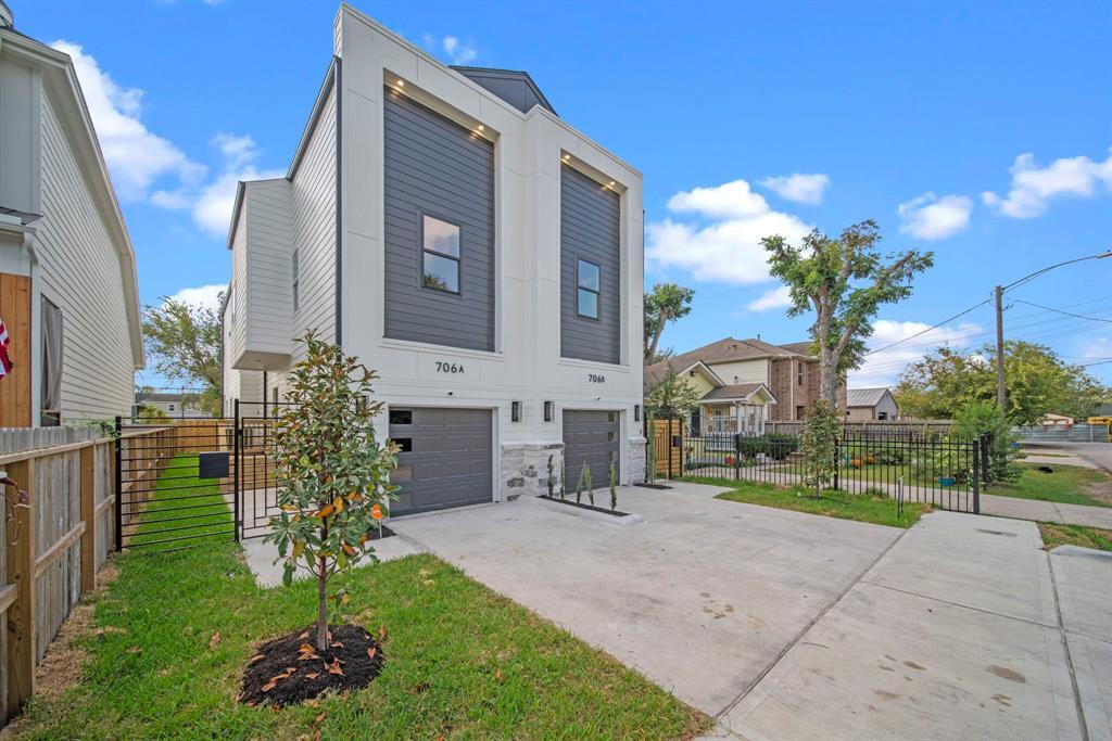 706 E 37th St in Houston, TX - Building Photo