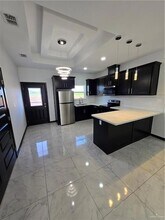 1024 N Blair Ave, Unit 2 in Edinburg, TX - Foto de edificio - Building Photo