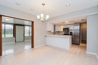 10131 Hayward Rd in Spring Hill, FL - Foto de edificio - Building Photo