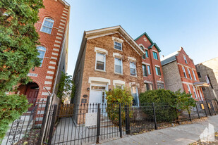 848 N Wood St, Unit 3 in Chicago, IL - Building Photo