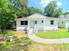 315 Roland St in Williamsburg, VA - Building Photo