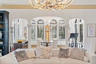 2330 Prairie Ave in Miami Beach, FL - Building Photo - Building Photo