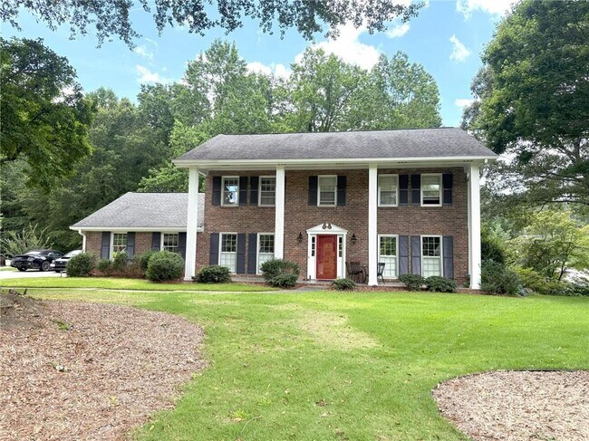 1150 Falstaff Dr in Roswell, GA - Foto de edificio - Building Photo