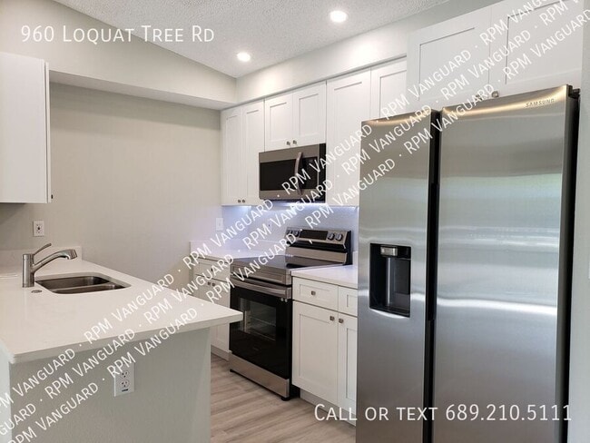 960 Loquat Tree Rd in Orlando, FL - Foto de edificio - Building Photo