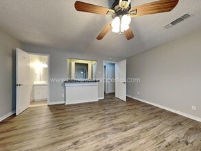 4915 Chilton Dr in Dallas, TX - Building Photo - Building Photo