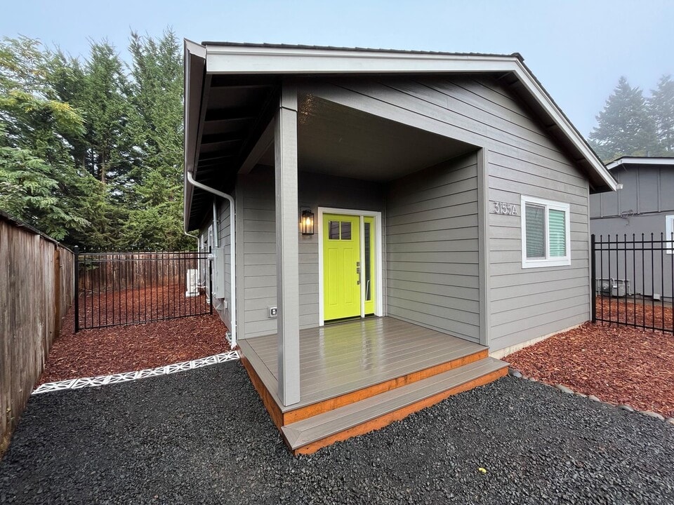 3155 Dogwood Dr S in Salem, OR - Building Photo