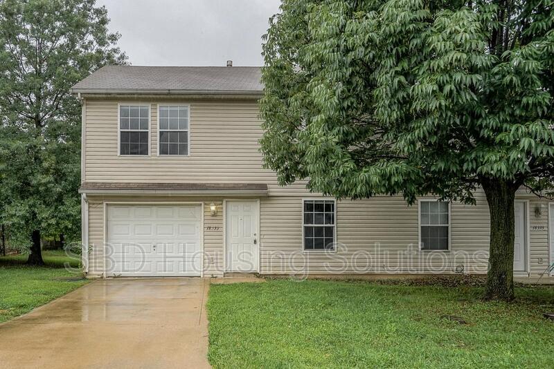 18335 E 24 Hwy Cir in Independence, MO - Building Photo