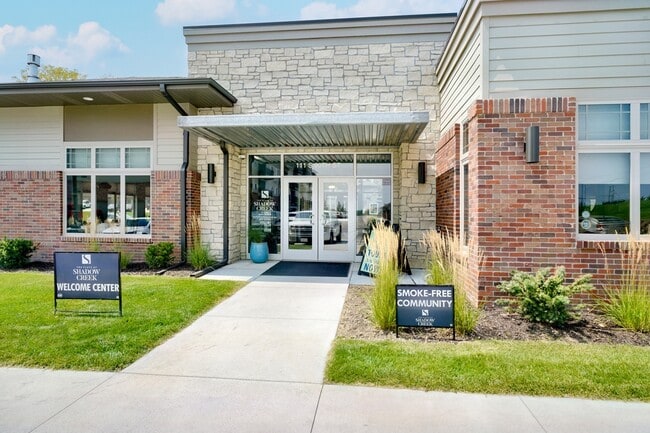 The Flats at Shadow Creek in Lincoln, NE - Foto de edificio - Building Photo