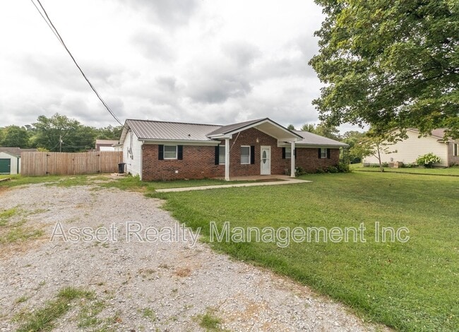 2821 Vicksburg Ln in Strawberry Plains, TN - Building Photo - Building Photo