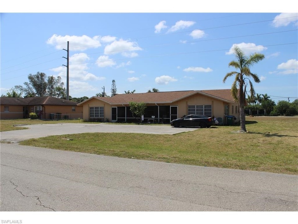 224-230 SW 47th Ter in Cape Coral, FL - Foto de edificio