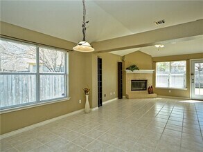 2321 Beckwood Trail in Round Rock, TX - Foto de edificio - Building Photo