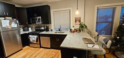 2211 W Eastwood Ave, Unit 2205-3E in Chicago, IL - Building Photo - Building Photo