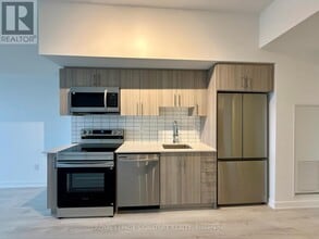 1010 Sandy Beach Rd in Pickering, ON - Building Photo - Building Photo