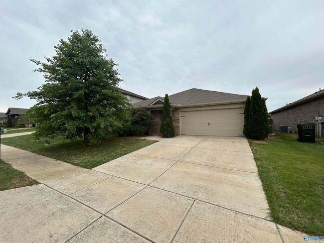 property at 122 Daymark Dr
