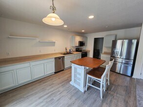 5396 S Picadilly Ct in Aurora, CO - Building Photo - Building Photo