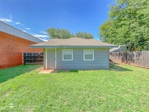 3033 S 7th St in Abilene, TX - Foto de edificio - Building Photo