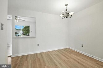 6808 Cottingham Ln in Centreville, VA - Building Photo - Building Photo