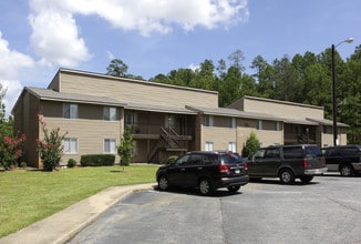 Central Highland Apartments in Phenix City, AL - Foto de edificio - Building Photo