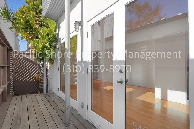 543 Rose Ave in Los Angeles, CA - Building Photo - Building Photo