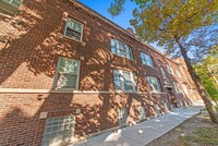 2016 W Grace St, Unit 1 in Chicago, IL - Foto de edificio - Building Photo