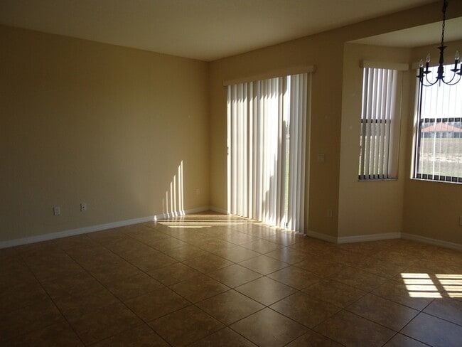 453 Cinnamon Dr in Kissimmee, FL - Building Photo - Building Photo