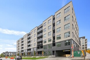 8509-8158 158 St in Surrey, BC - Building Photo