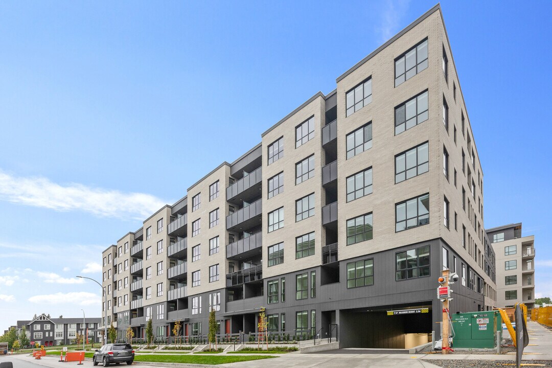 8509-8158 158 St in Surrey, BC - Building Photo