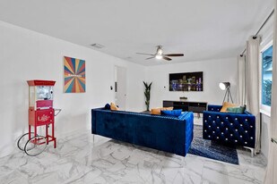 2065 SW 28th Terrace in Fort Lauderdale, FL - Building Photo