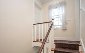 56 Phelps Rd in Middletown, RI - Building Photo - Building Photo