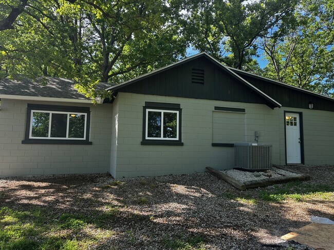 1 MO-5 in Gravois Mills, MO - Building Photo - Building Photo