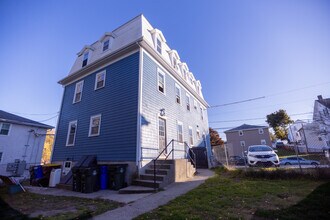 400 Snell St, Unit 1 in Fall River, MA - Building Photo - Building Photo
