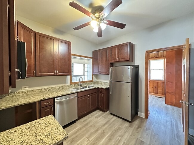 3530 N Elston Ave, Unit G09C