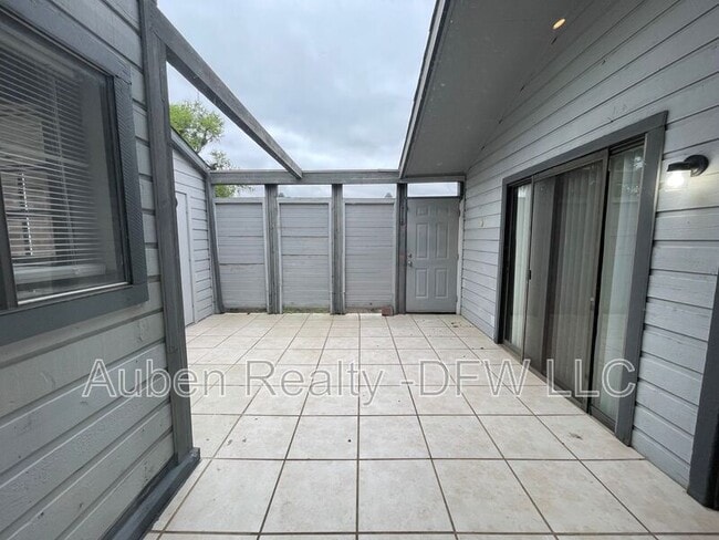 property at 602 Bellaire Dr