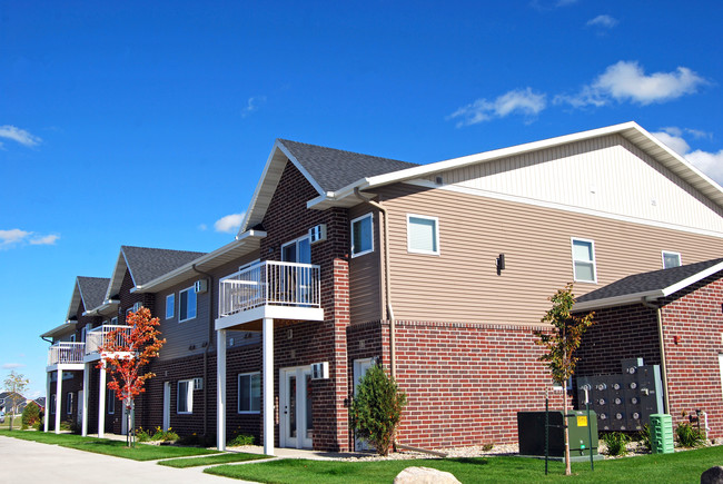 Stone Mill Villa Apartments in Moorhead, MN - Building Photo - Building Photo