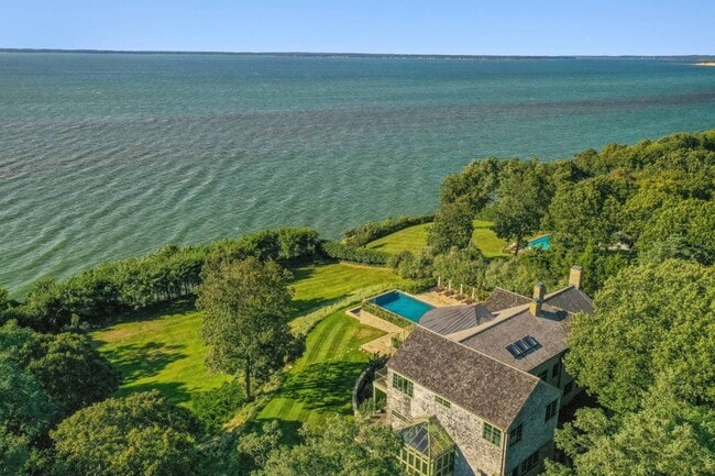 property at 25 Rawson Rd