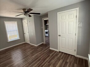 3217 Stonewall St in Houston, TX - Foto de edificio - Building Photo