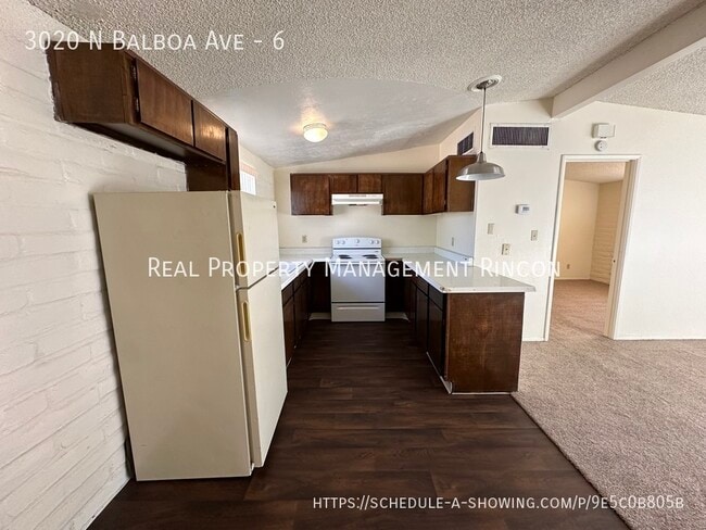 3020 N Balboa Ave