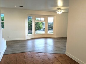 2409 N Lincoln St, Unit # B in Burbank, CA - Foto de edificio - Building Photo