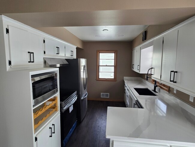 1466 Charlton St in St. Paul, MN - Building Photo - Building Photo