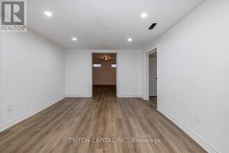 54 Henry St in Barrie, ON - Building Photo - Building Photo