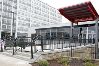 University Plaza Apartments in Dekalb, IL - Building Photo - Building Photo