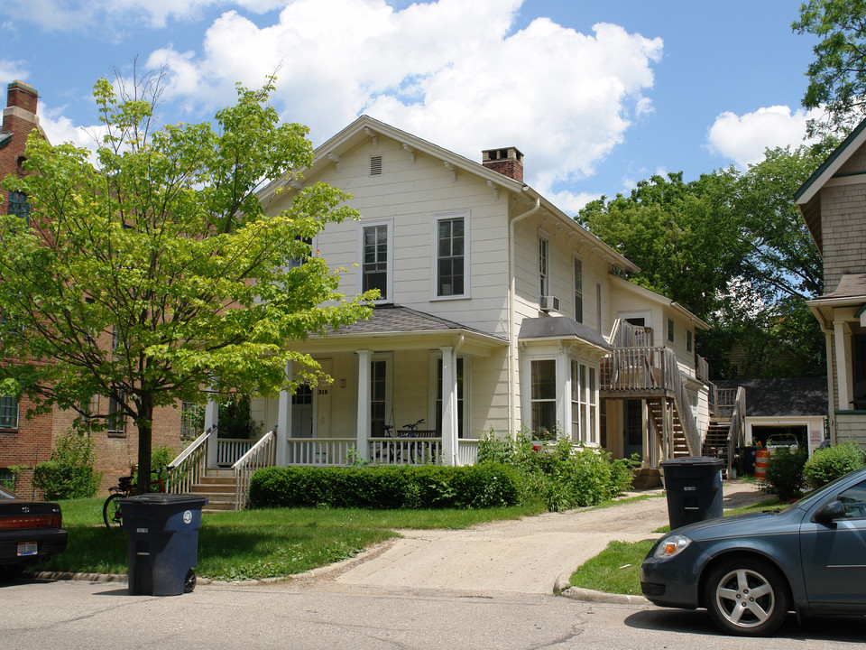 316 N State St in Ann Arbor, MI - Foto de edificio