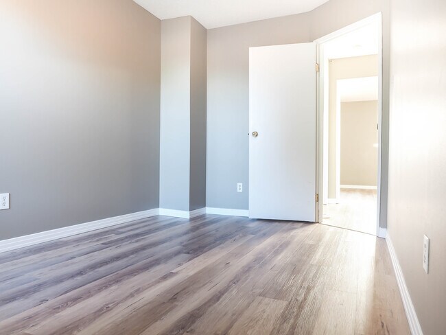 Stirlingwood Townhomes in Edmonton, AB - Building Photo - Building Photo