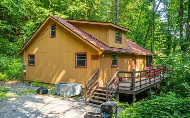 property at 2263 Lones Branch Ln