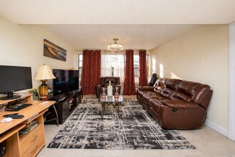 3515 Village Blvd, Unit 304 in West Palm Beach, FL - Building Photo - Building Photo