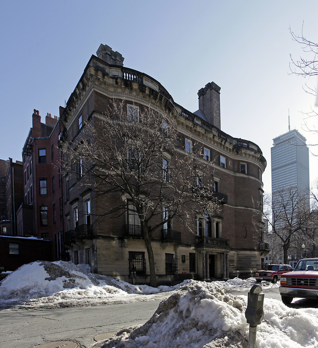32 Hereford St in Boston, MA - Foto de edificio - Building Photo