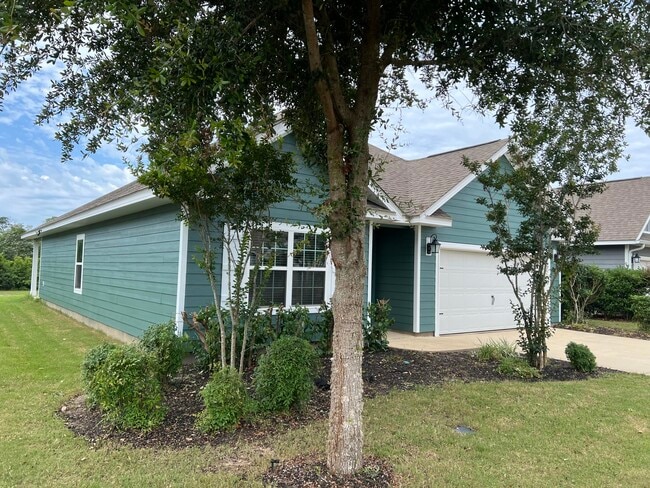 95 Mary Ellen Way in Freeport, FL - Building Photo - Building Photo